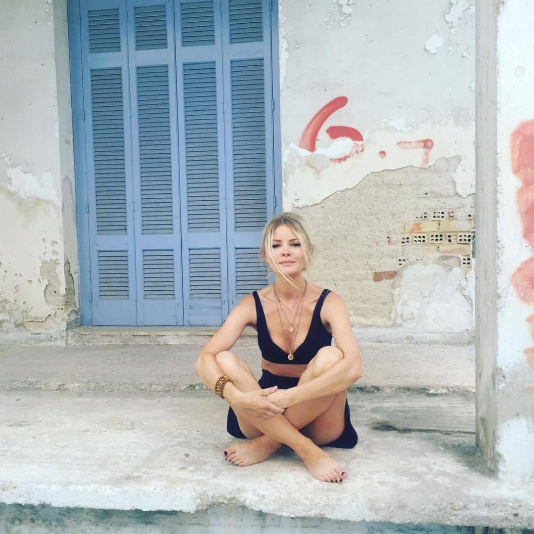 Anita Briem Nude & Sexy Collection (100 Photos) Updated.