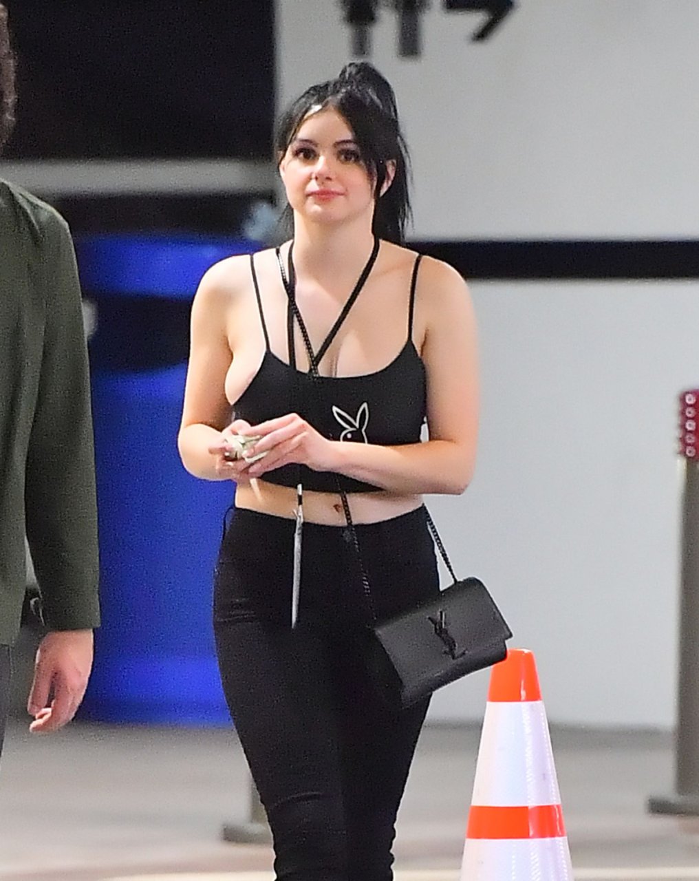 Leaked ariel winter ass and pokies outdoors