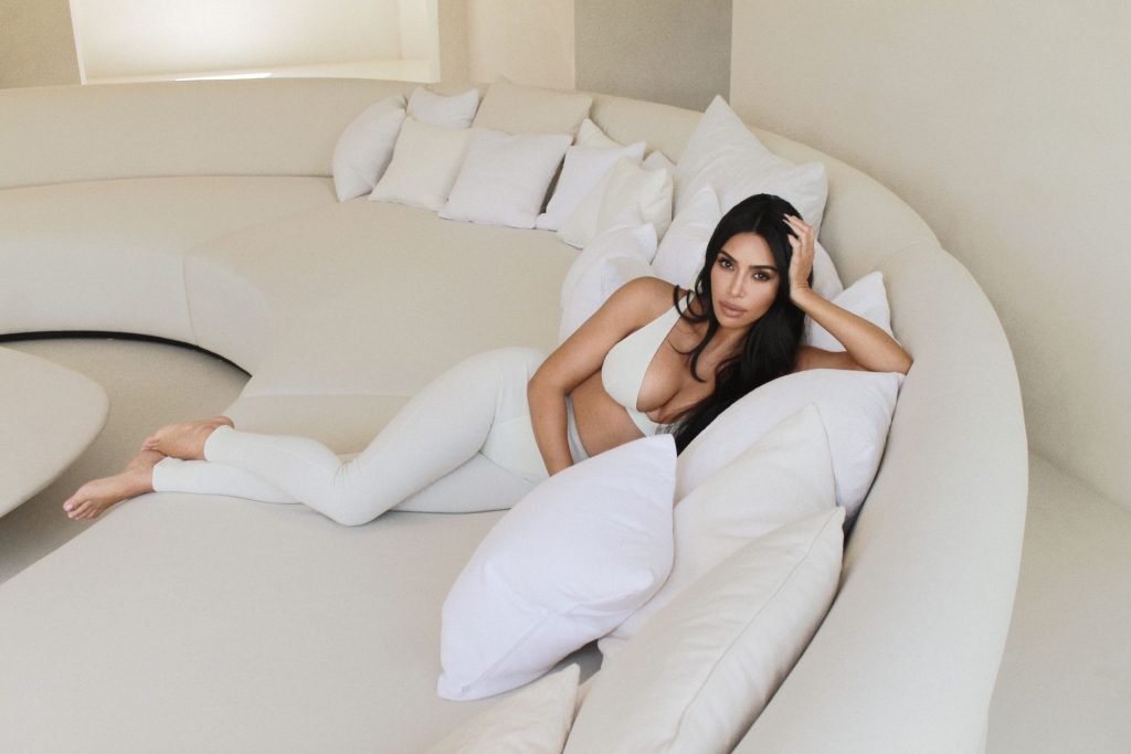 Kim Kardashian Sexy (3 New Photos)