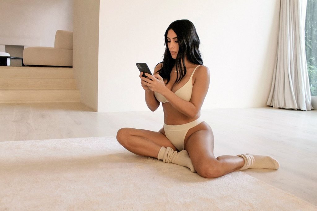 Kim Kardashian Sexy – SKIMS (1 New Photo)