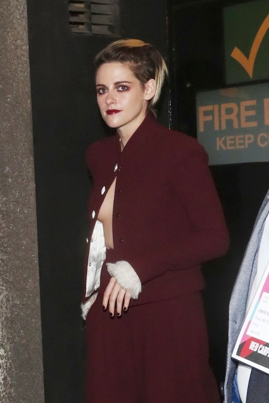 1285px x 1920px - Kristen Stewart Nude Photos and Videos | #TheFappening