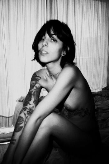 Model Selena Gomez / saint.selena Nude Leaks Photo 10