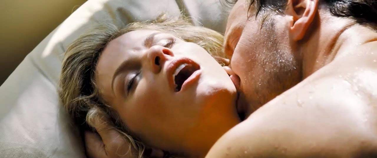 Hot SI model and actress Brooklyn Decker’s sex scene here! 