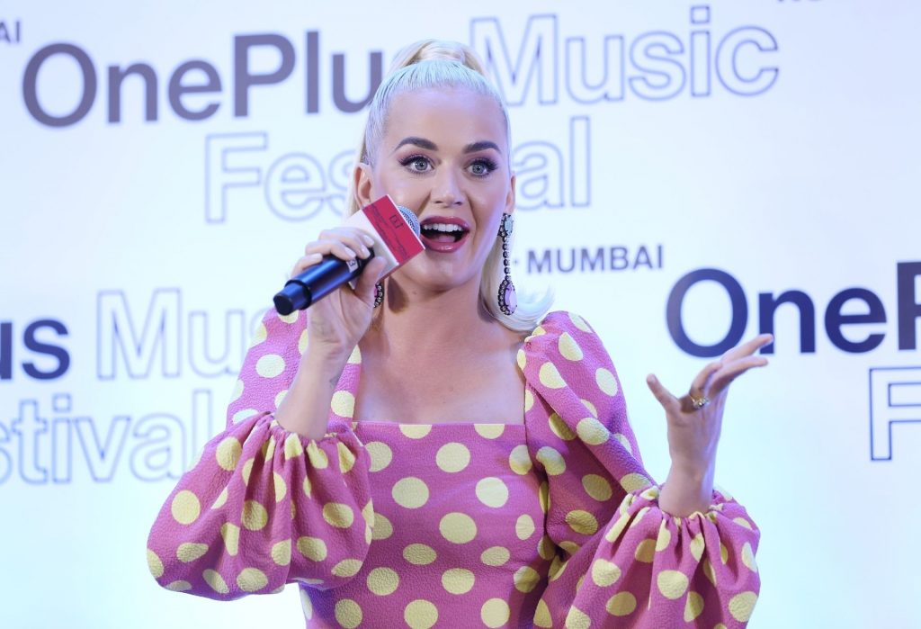 Katy Perry Upskirt &amp; Sexy (35 Photos)