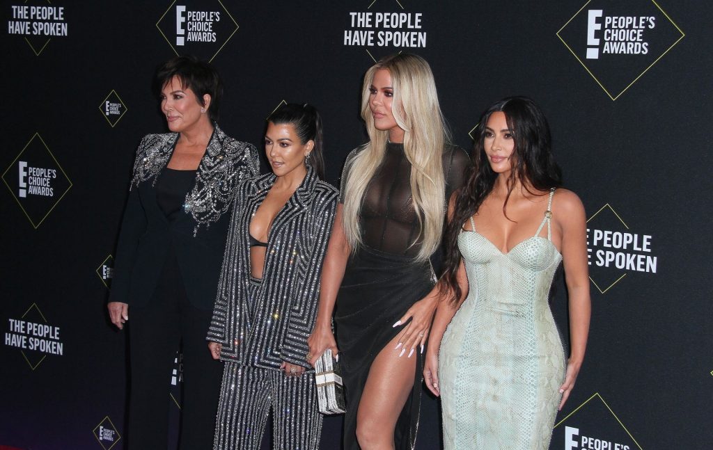 Khloé Kardashian Sexy (34 Photos)