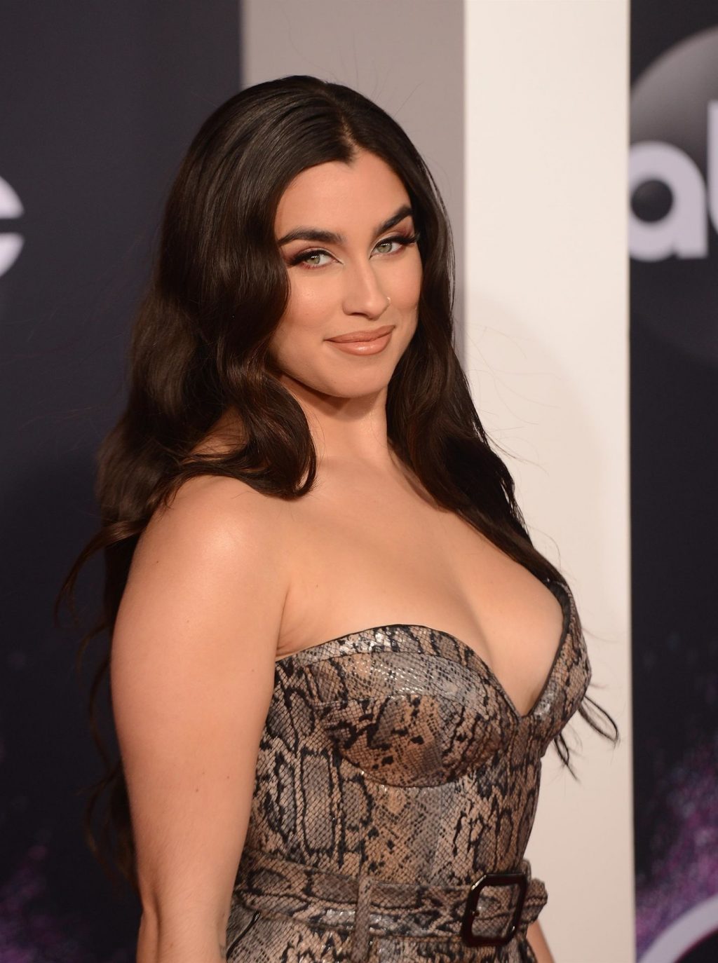 Lauren Jauregui Sexy (33 Photos)