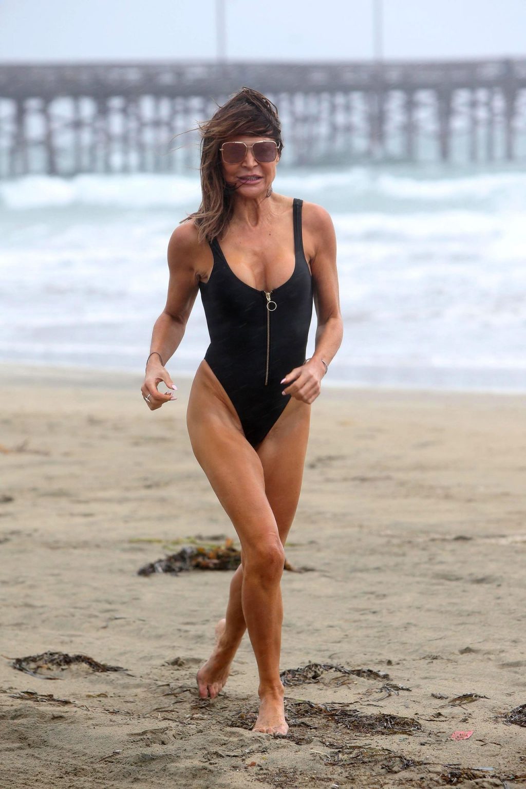 Lizzie Cundy Sexy (32 New Photos)