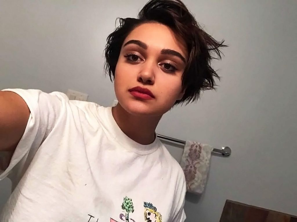 Ariela Barer Sexy (43 Photos)