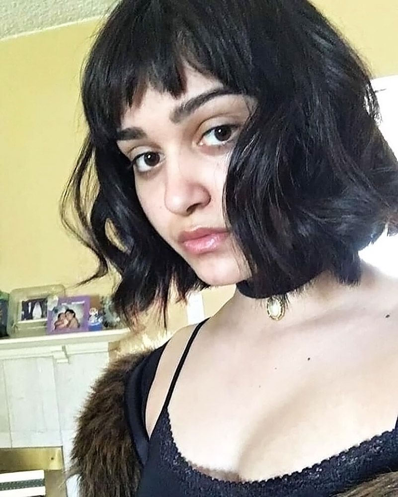 Ariela Barer Sexy (43 Photos)