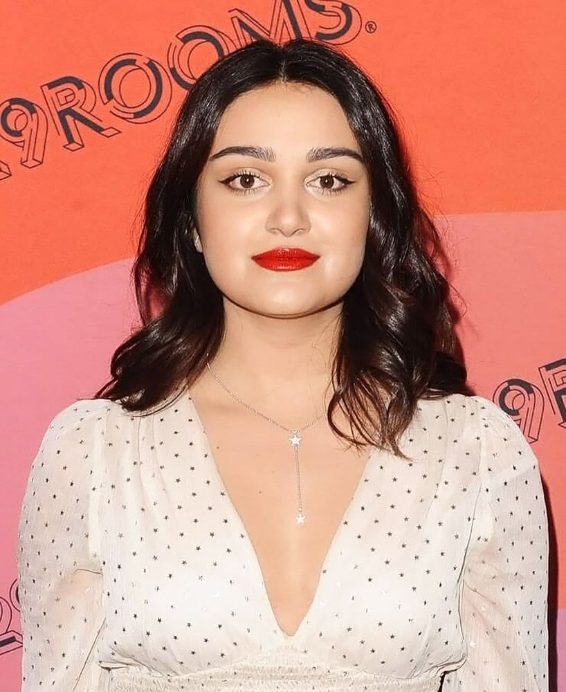 Ariela Barer Sexy (43 Photos)