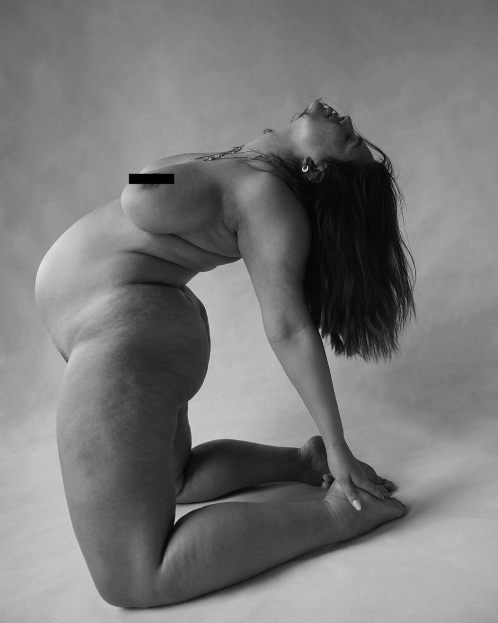 Ashley Graham Nude (1 Hot Photo)