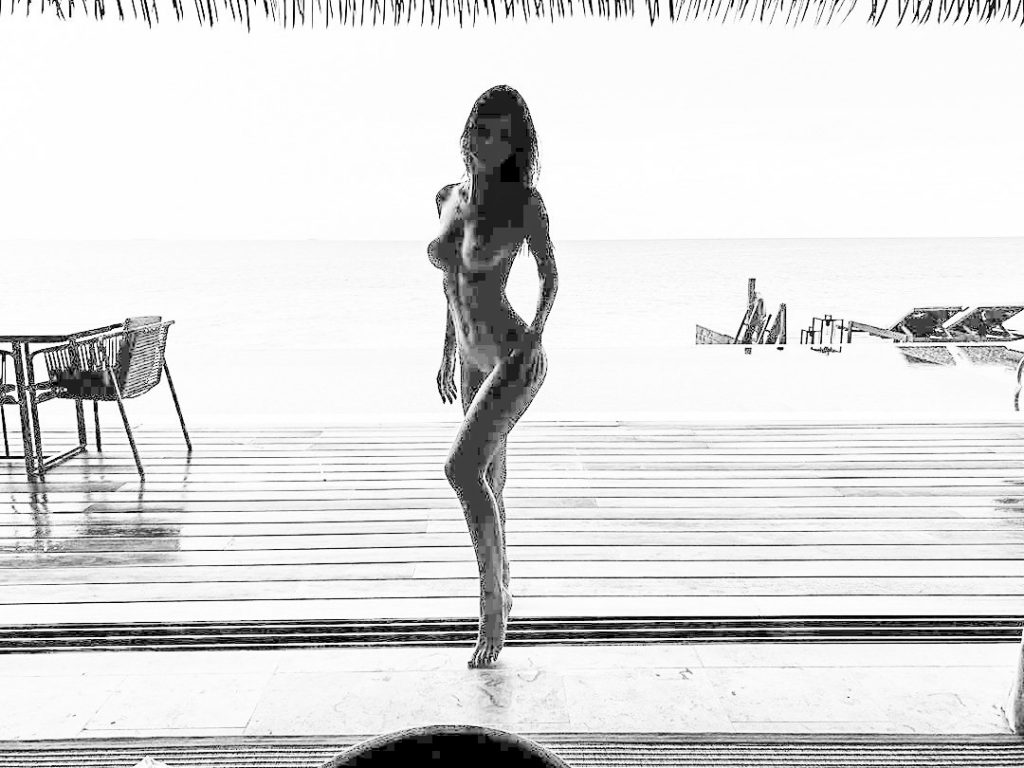 Emily Ratajkowski Nude &amp; Sexy (100 Photos)