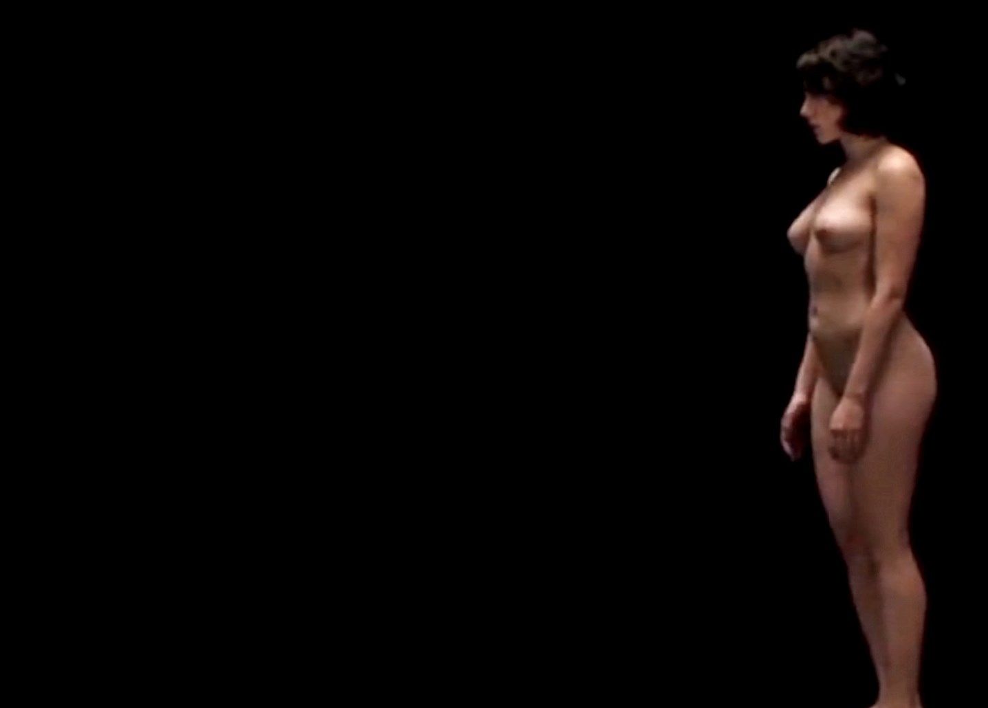 Scarlett Johansson Nude (8 Pics + Color-Corrected Video) .
