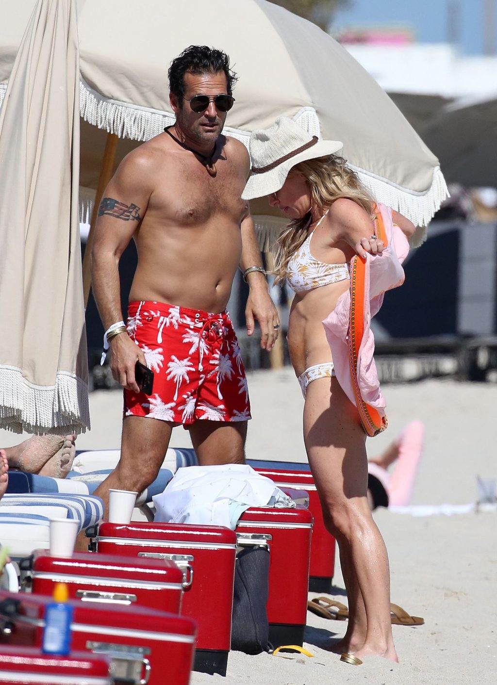 Braunwyn Windham-Burke Wears a Bikini on the Beach in Miami (27 Photos)