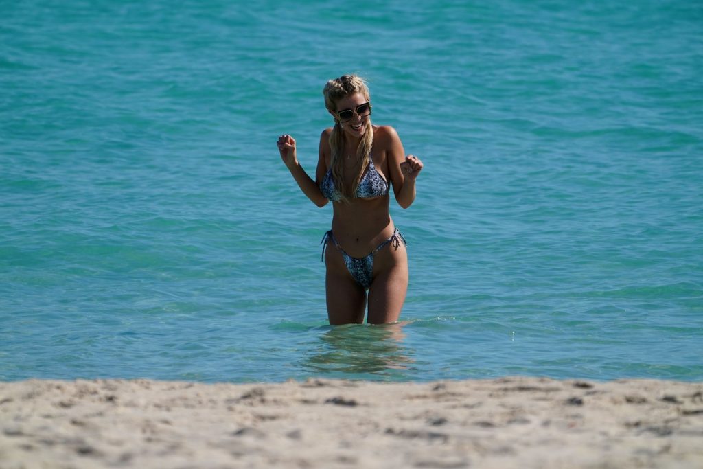 Chealse Sophia Howell Shows a Thong Bikini at the Beach in Miami (18 Photos)