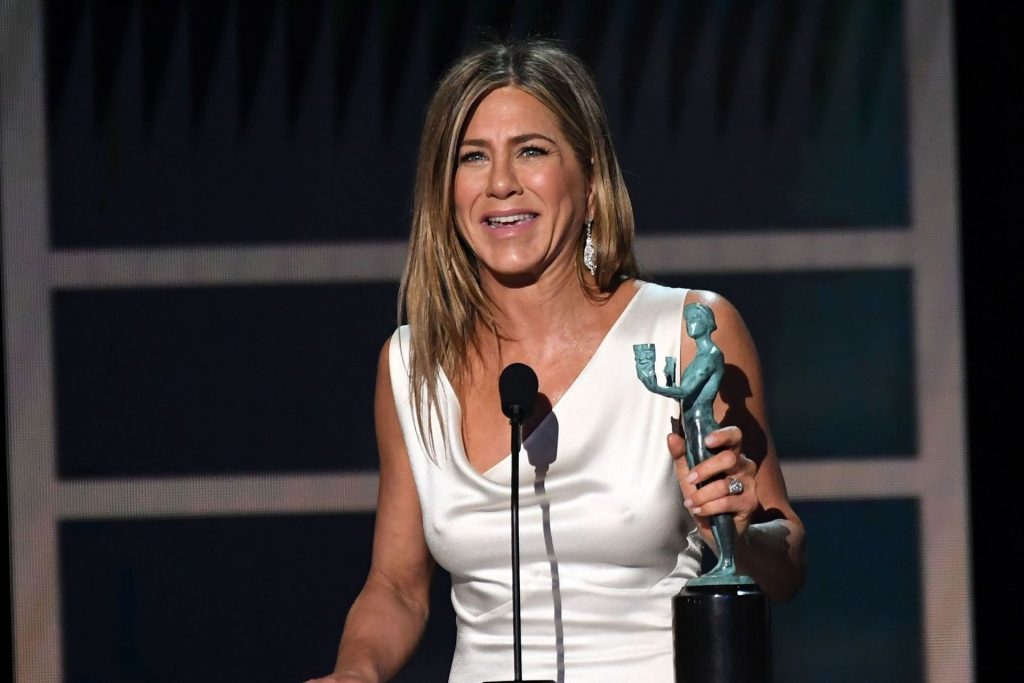 Jennifer Aniston’s Pokies at the SAG Awards (136 Photos + Video)