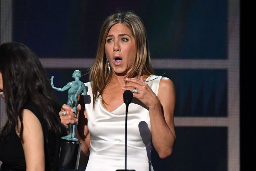 Jennifer Aniston’s Pokies at the SAG Awards (136 Photos + Video)
