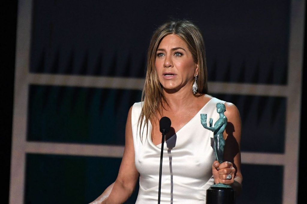 Jennifer Aniston’s Pokies at the SAG Awards (136 Photos + Video)