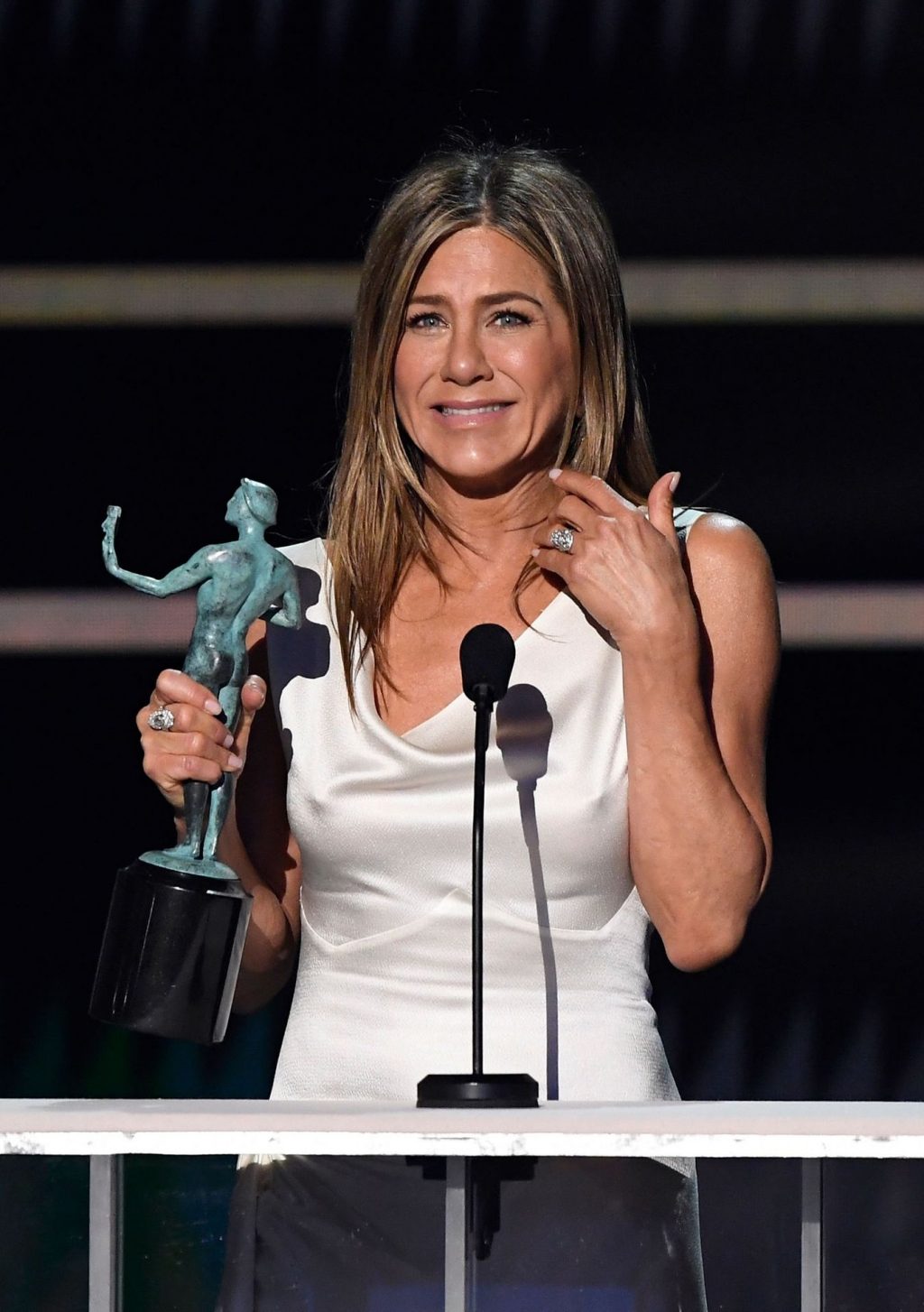 Jennifer Aniston’s Pokies at the SAG Awards (136 Photos + Video)