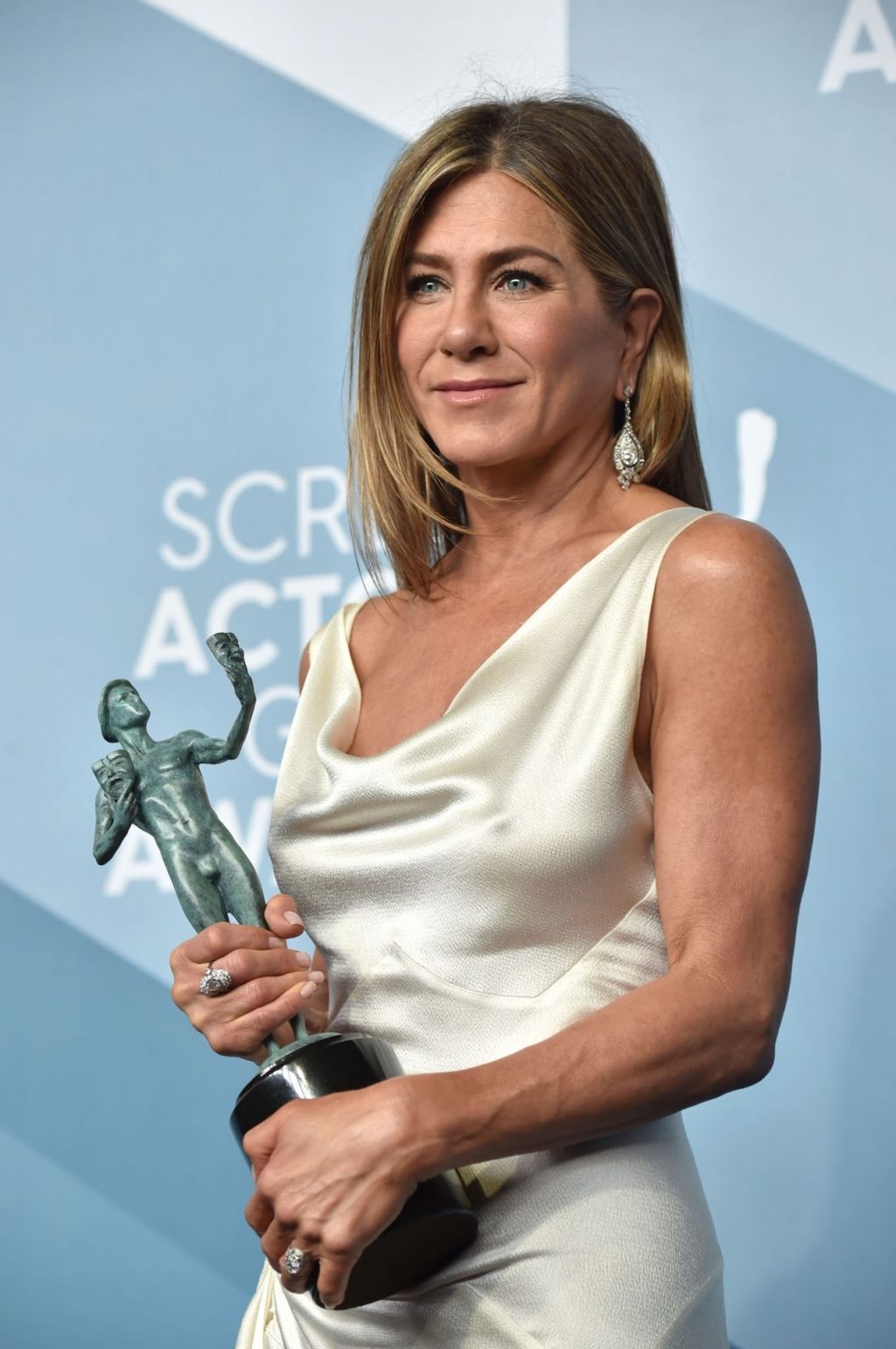 Jennifer Aniston’s Pokies at the SAG Awards (136 Photos + Video)