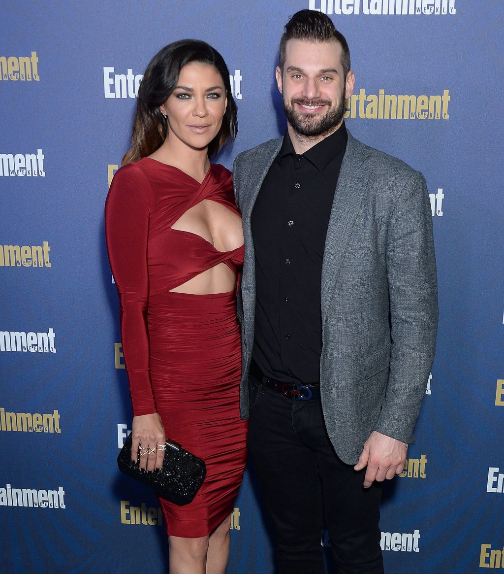 Jessica Szohr Shows her Cleavage at the Entertainment Weekly Pre-SAG Awards Celebration (25 Photos)