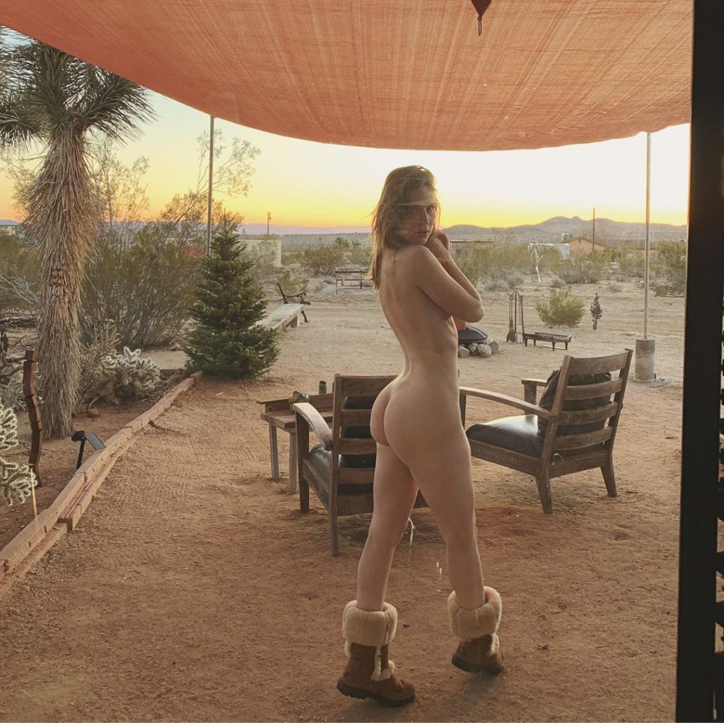 Lauren Bonner Nude &amp; Sexy (13 Photos)