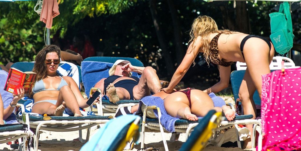 Melissa Reeves Enjoys a Day with Lauryn and Amelia Goodman in Barbados (94 Photos)