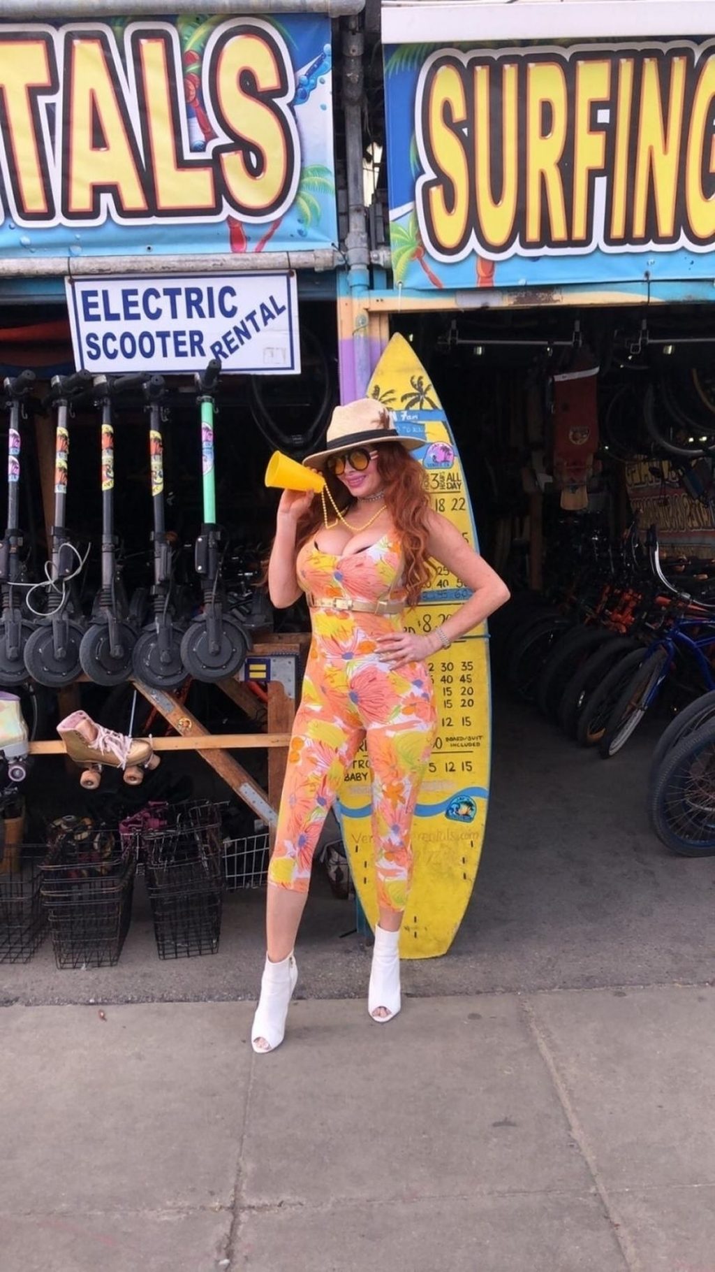 Phoebe Price Shows Off Her Curves in Venice Beach (64 Photos + Videos)