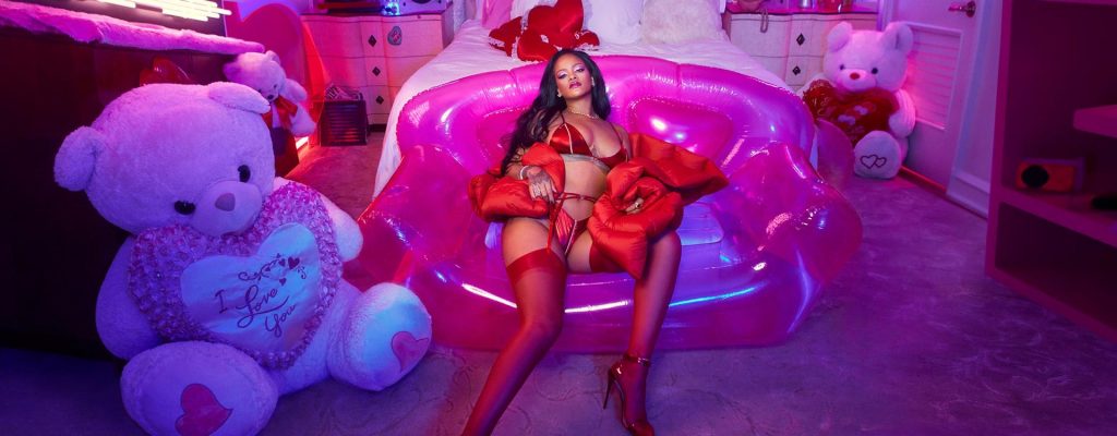 Rihanna Sexy (15 Photos + GIF &amp; Video)