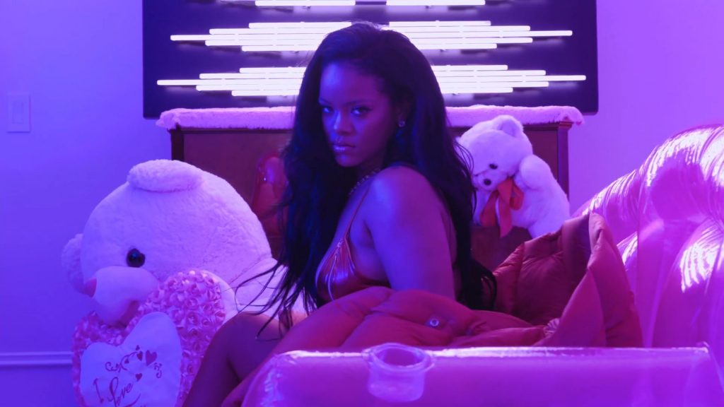 Rihanna Sexy (15 Photos + GIF &amp; Video)