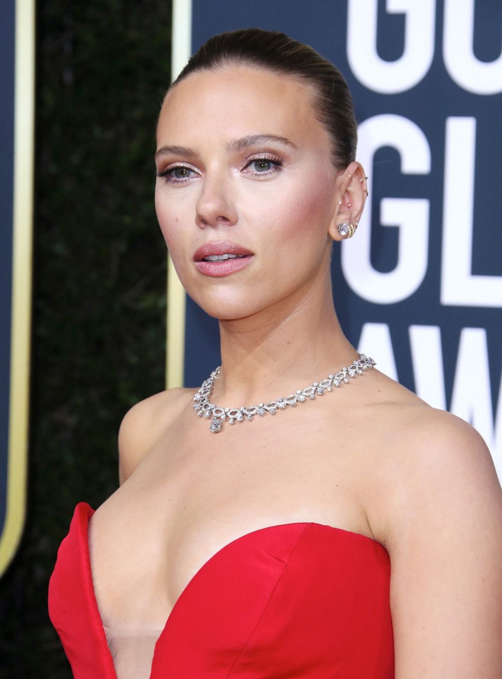 Scarlett Johansson Sexy (33 New Photos)