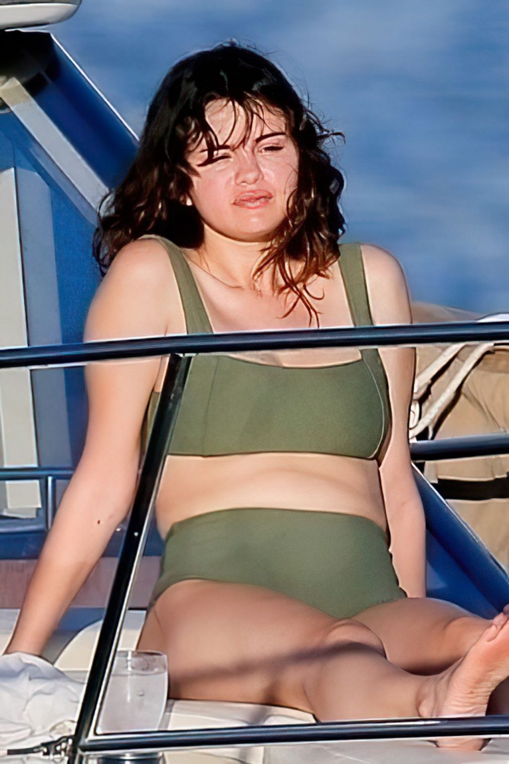 Selena Gomez Sexy (34 Photos)
