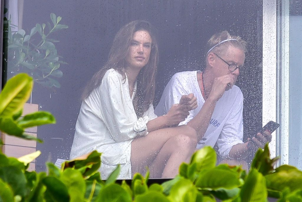 Alessandra Ambrósio Has an Impromptu Rainy Day Photoshoot in Rio (96 Photos)