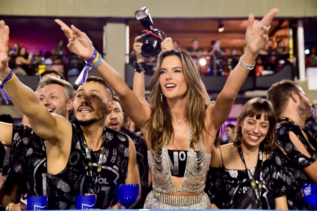 Alessandra Ambrosio Parties With Fans During Rio Carnival 2020 in Brazil (38 Photos)