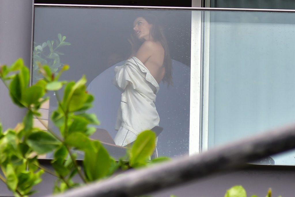 Alessandra Ambrósio Has an Impromptu Rainy Day Photoshoot in Rio (96 Photos)