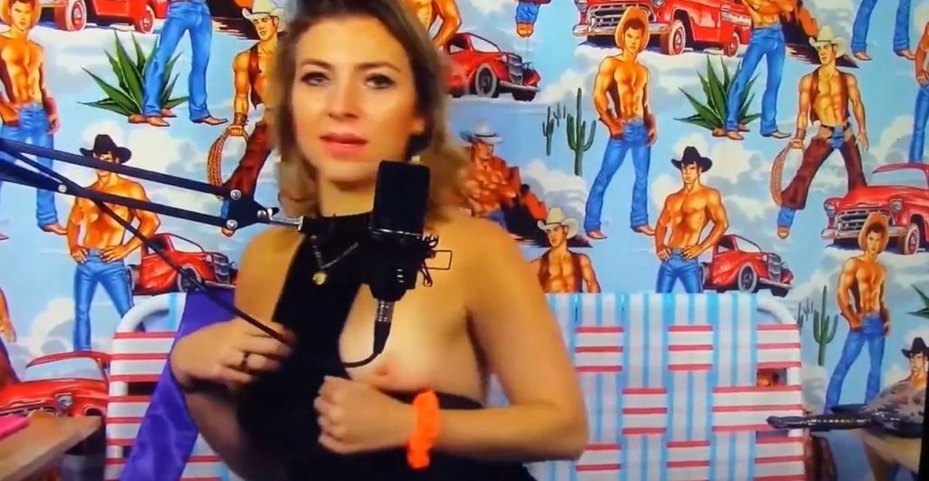 Annie Lederman Shows Her Nude Tits (3 Pics + GIF &amp; Video)