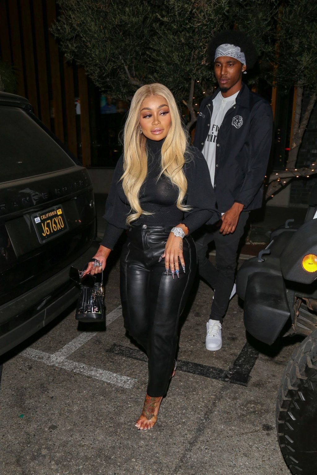 Blac Chyna’s New Mystery Man Spotted Licking Her Feet (18 Photos)