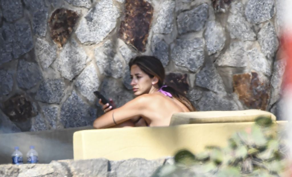 Alexander Zverev Enjoys a Romantic Getaway with His Girlfriend Brenda Patea in Acapulco (18 Photos)