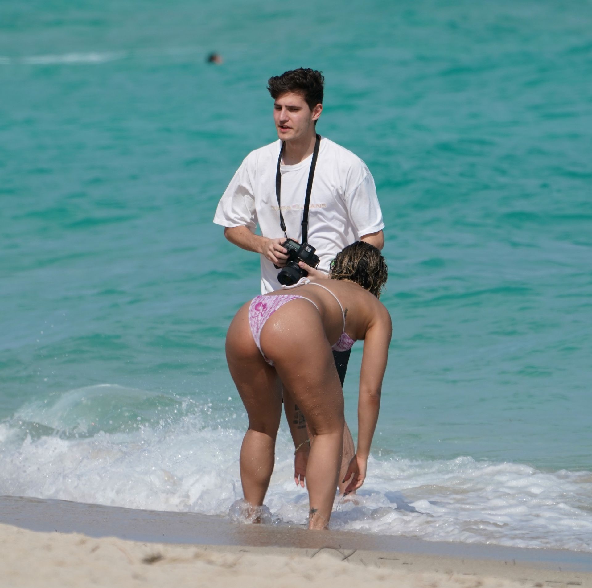 American Singer DaniLeigh Wows In A Bikini At The Beach In Miami (20 Photos...