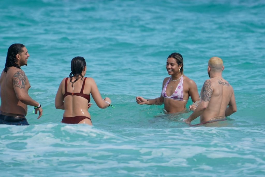 American Singer DaniLeigh Wows In A Bikini At The Beach In Miami (20 Photos)
