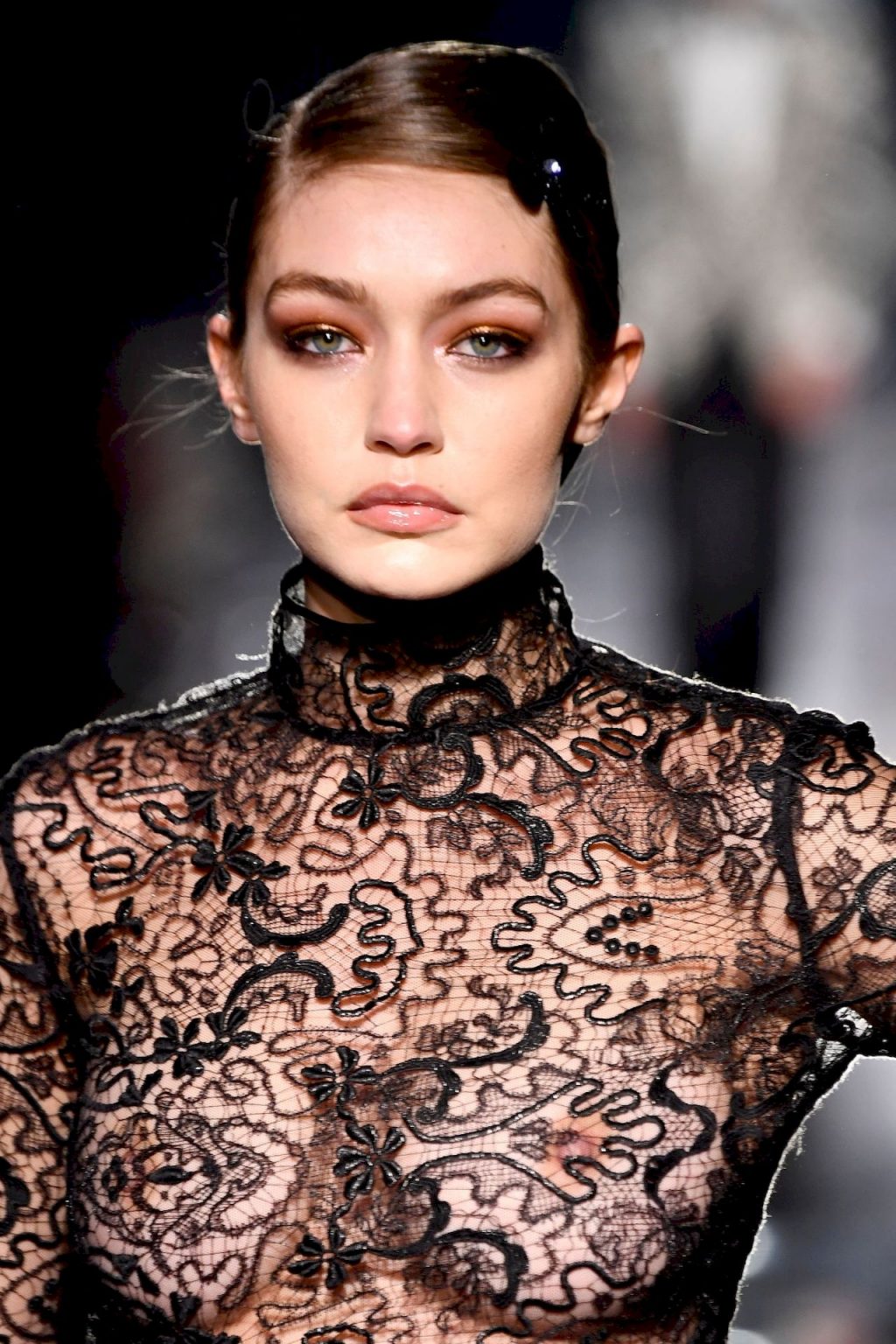 Gigi Hadid Flaunts Her Nude Tits at the Fashion Show (22 Photos + Video)