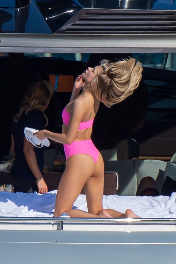 Model Josie Canseco Shows Off Her Curves in Miami (15 Photos)