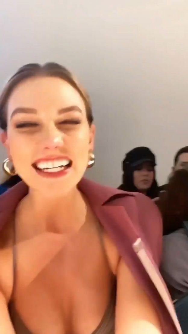 Karlie Kloss Shows Her Cleavage On Instagram 7 Pics And Video Thefappening