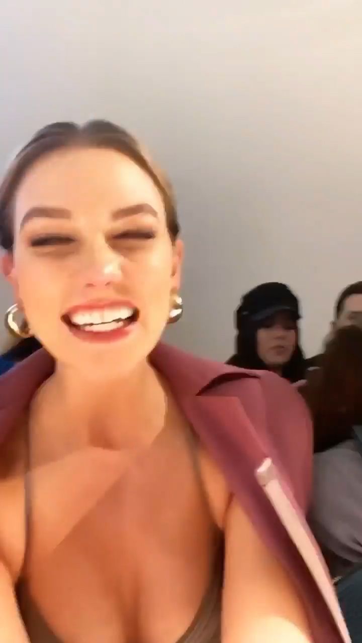 Karlie Kloss Shows Her Cleavage on Instagram (7 Pics + GIF &amp; Video)