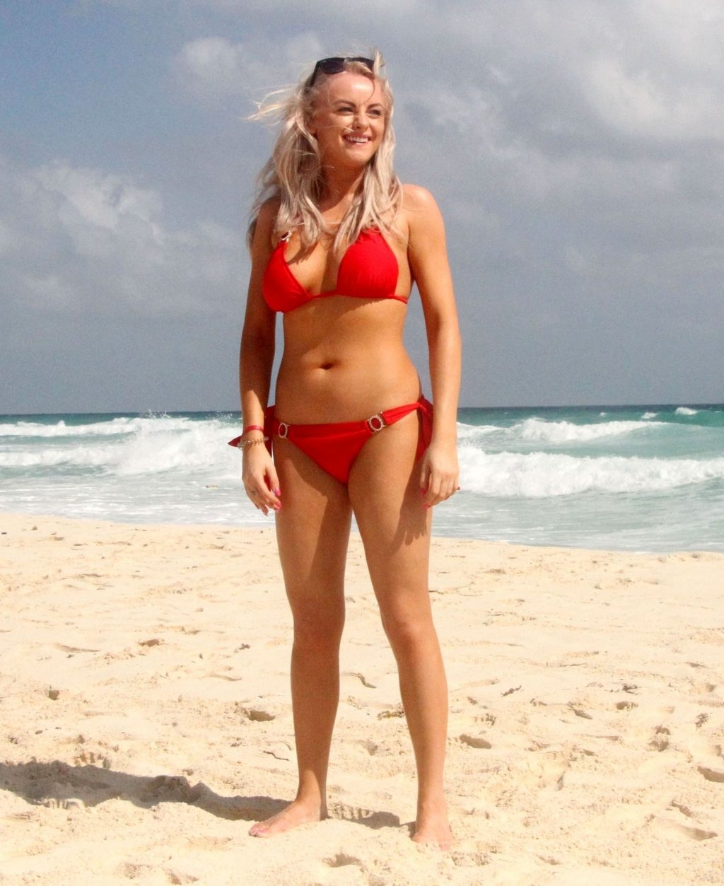Former Coronation Street Star Katie McGlynn Shows Off Her Sexy Figure in Mexico (30 Photos)