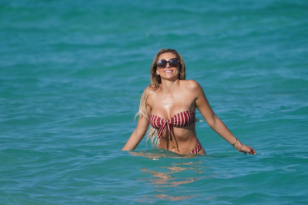 Canadian Model Khloe Terae in a Bikini at the Beach in Miami (13 Photos)