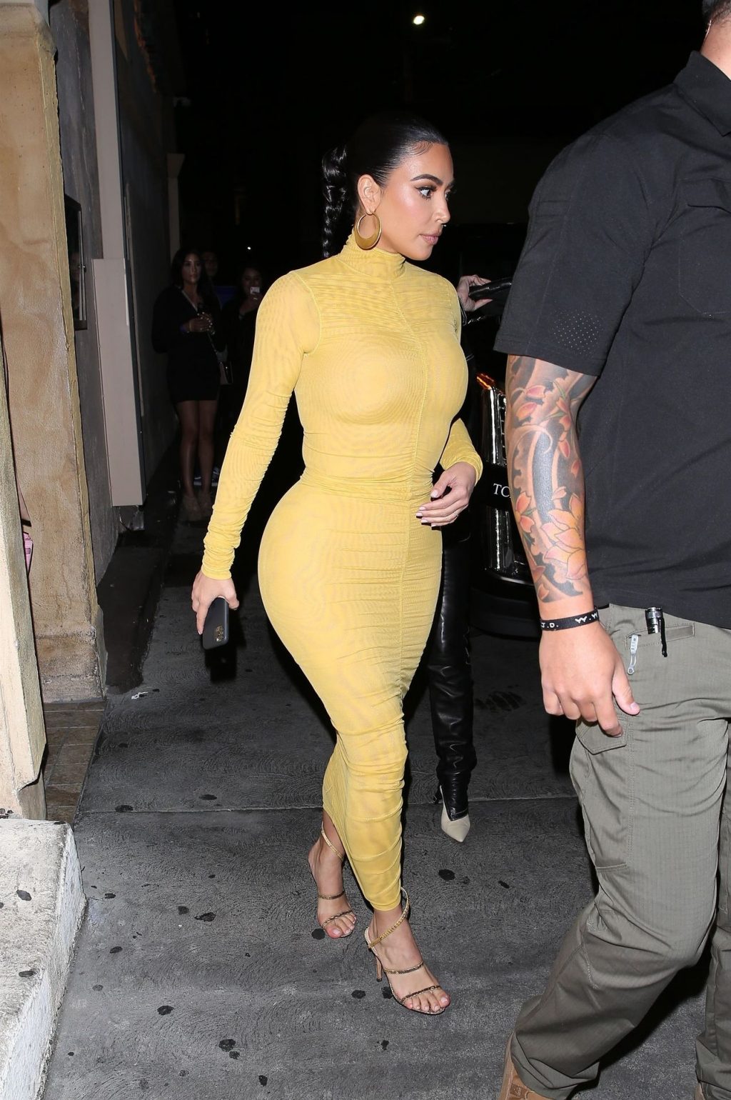 Kim Kardashian Departs After a Family Dinner at Carousel (39 Photos)