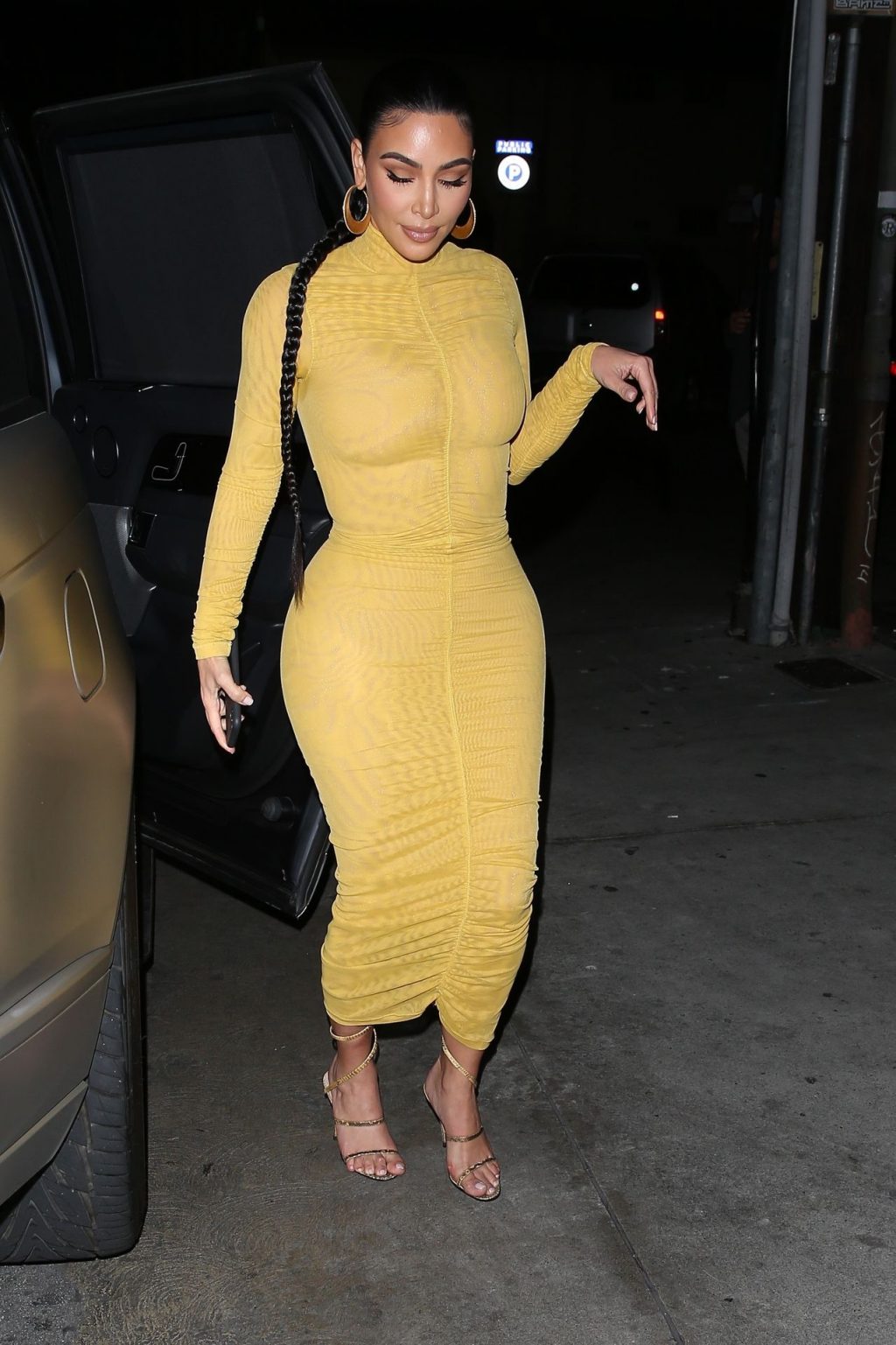 Kim Kardashian Departs After a Family Dinner at Carousel (39 Photos)