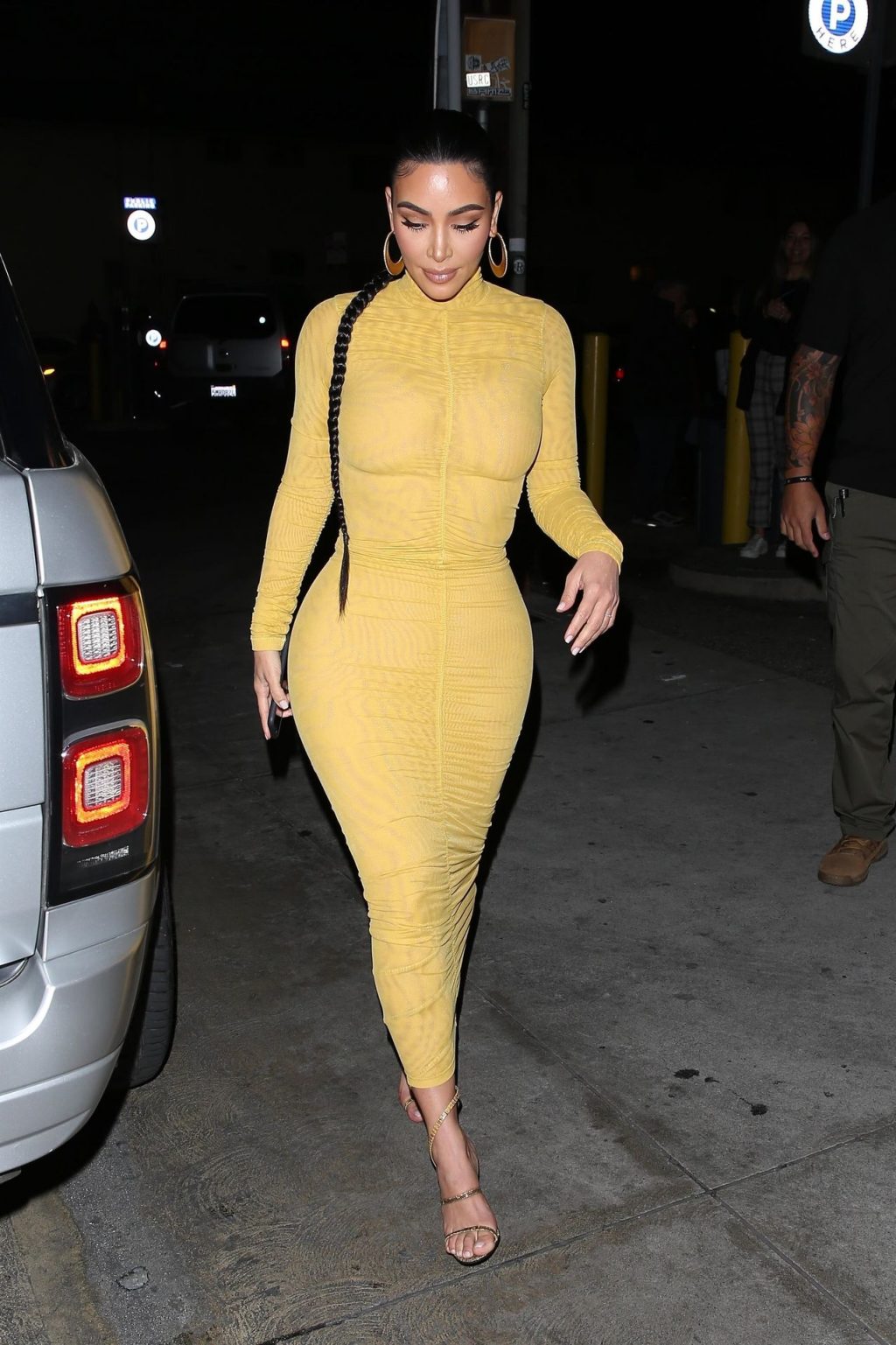 Kim Kardashian Departs After a Family Dinner at Carousel (39 Photos)