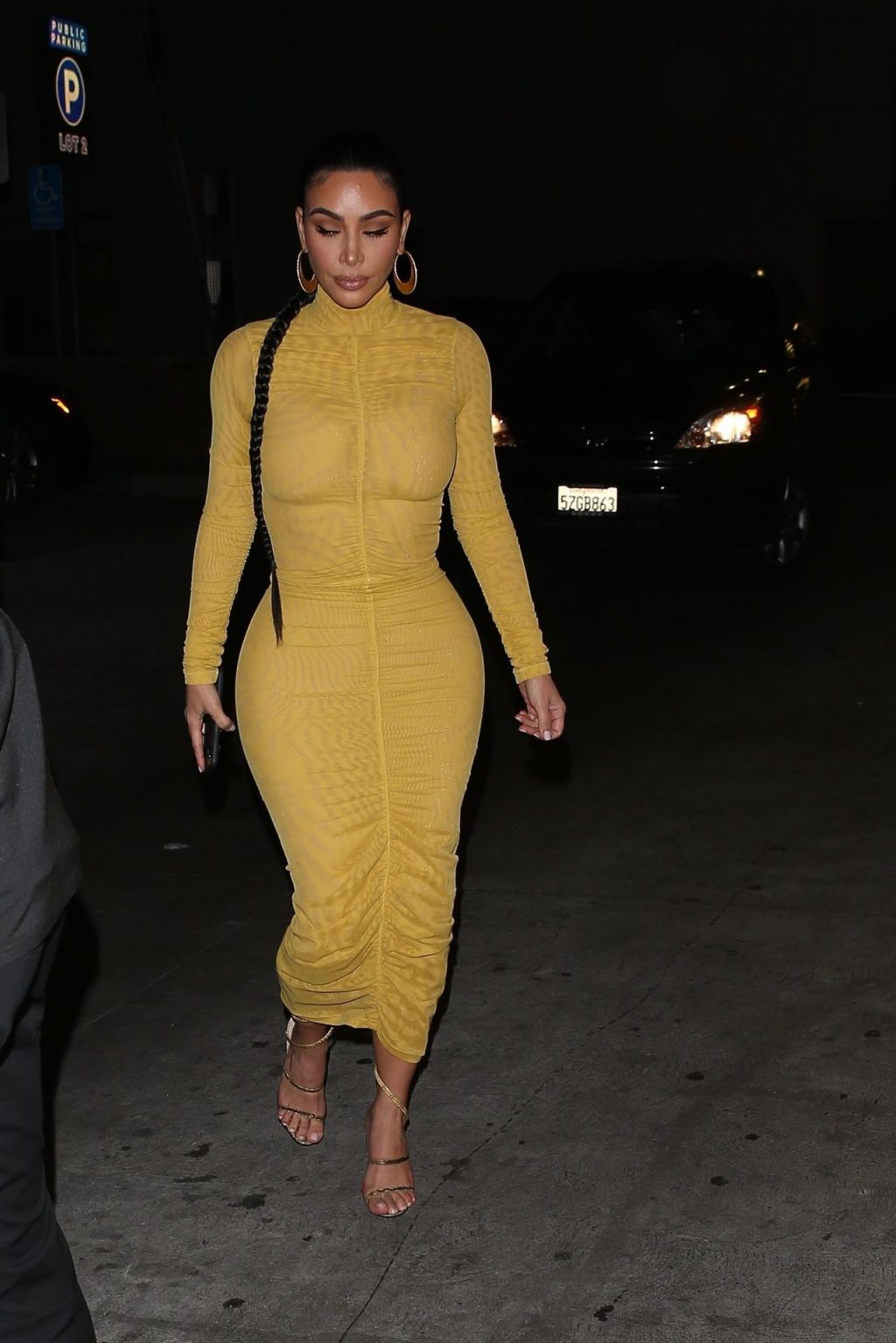 Kim Kardashian Departs After a Family Dinner at Carousel (39 Photos)